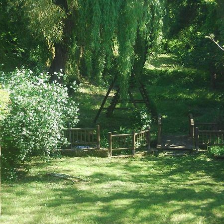 Au Son De L Angelus Bed & Breakfast Moncrabeau Екстериор снимка